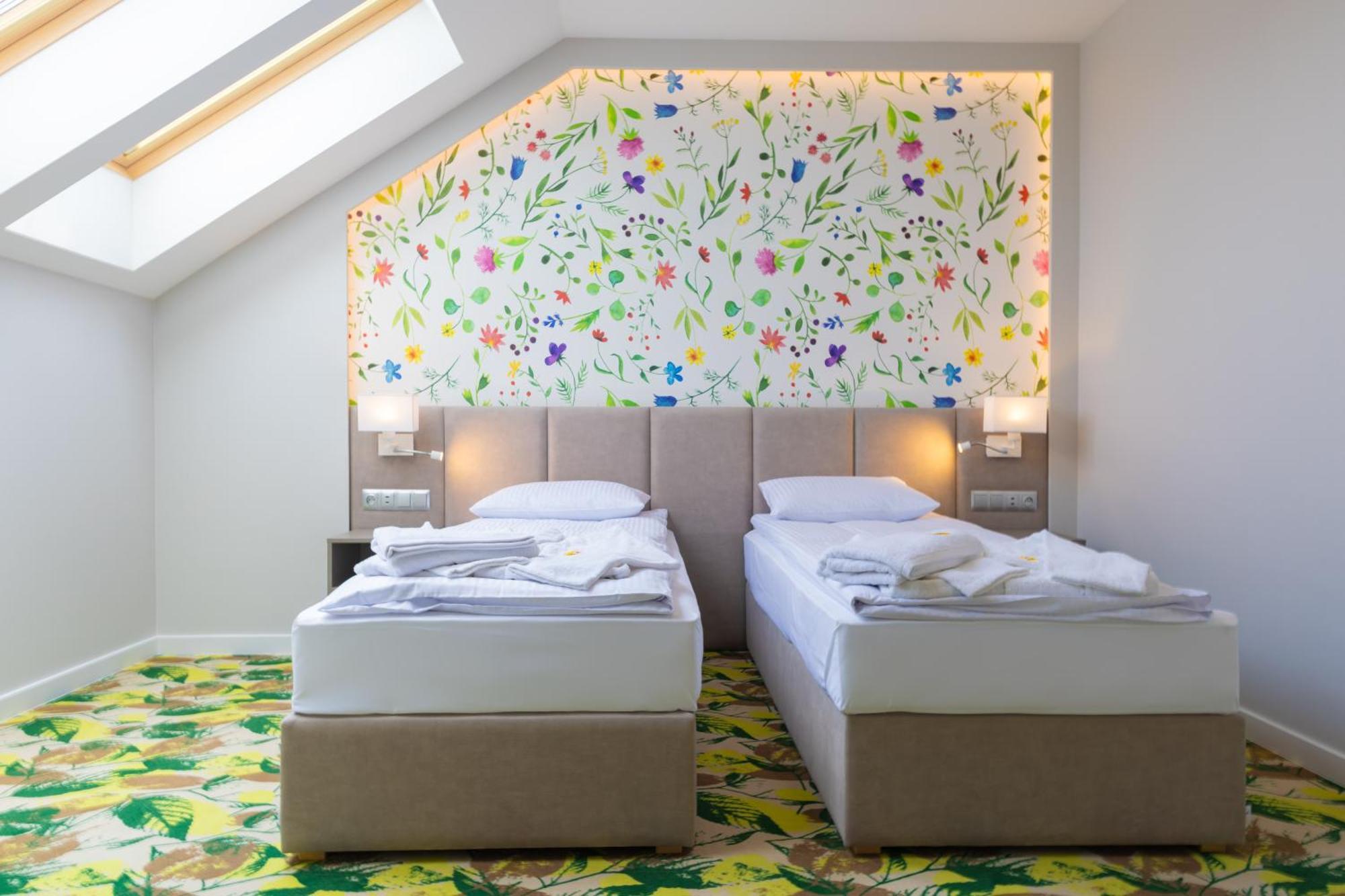 Miodowa Klinika Hotel Kamianna ภายนอก รูปภาพ