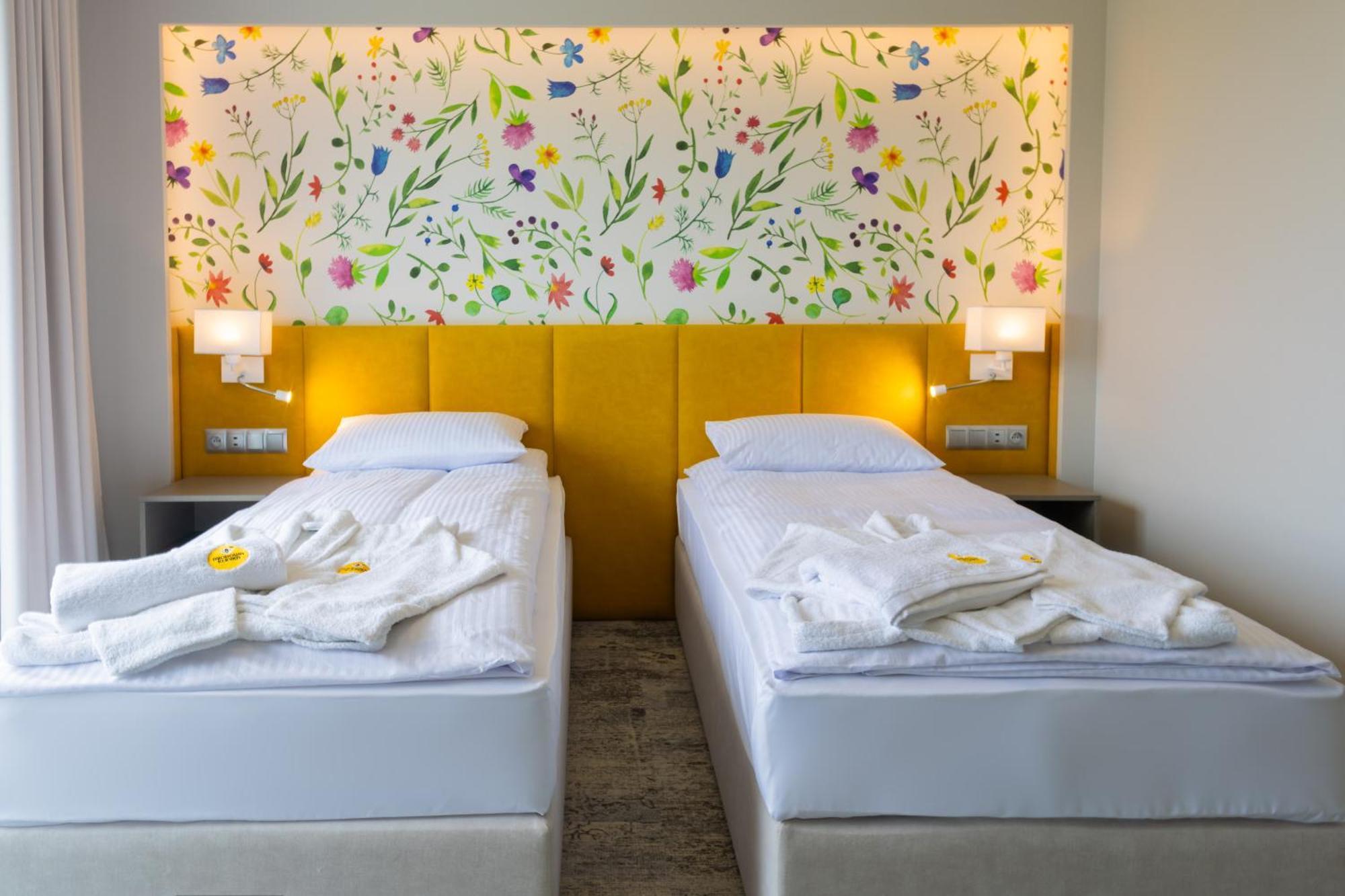 Miodowa Klinika Hotel Kamianna ภายนอก รูปภาพ